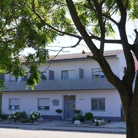 Gaestehaus Gisch Sandra Podersdorf am See Dış mekan fotoğraf
