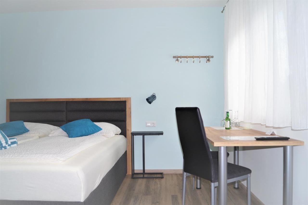 Gaestehaus Gisch Sandra Podersdorf am See Dış mekan fotoğraf